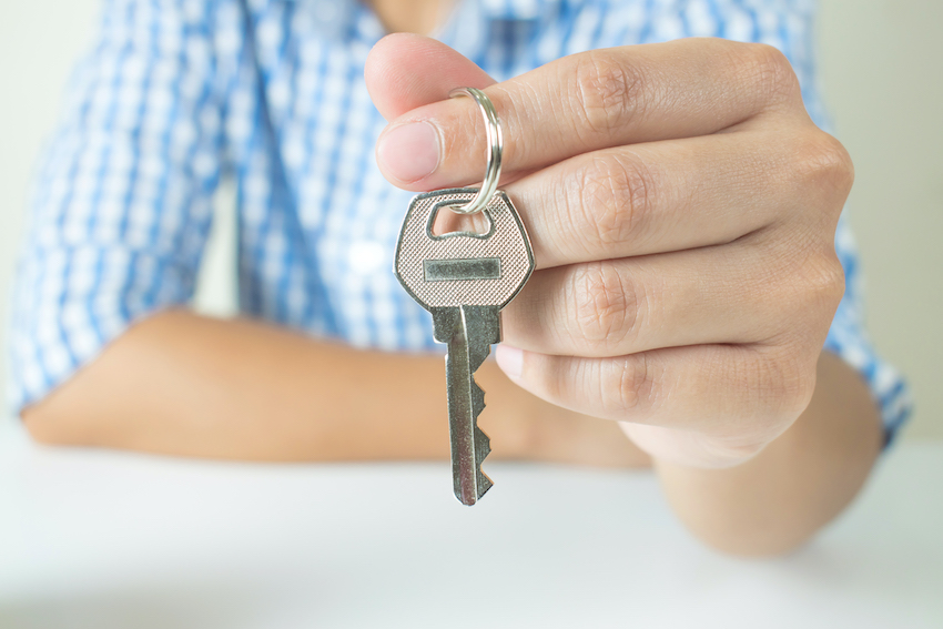 Holiday Rental: 7 Ways to Hand Over Keys to Your Guest
