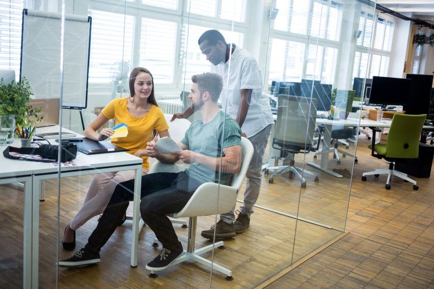 Últimas tendencias tecnológicas en espacios coworking en 2024